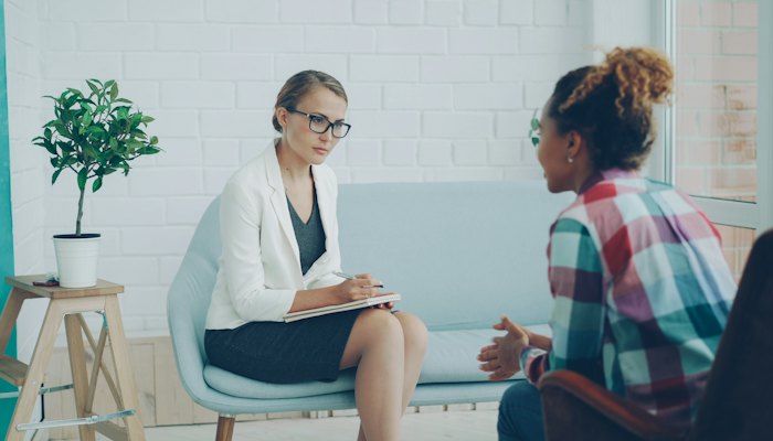 Conversa acolhedora com uma psicóloga
